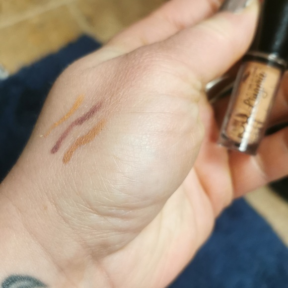 30 NYX lingerie lipsticks - Picture 2 of 3